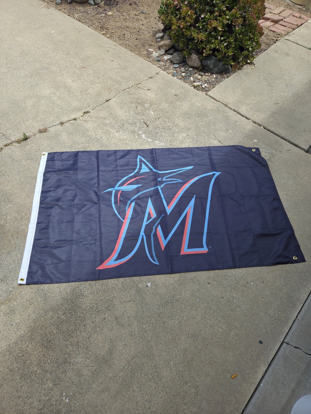 MLB Florida Marlins Flag with 100 One Inch Round Marlins Helmet Stickers